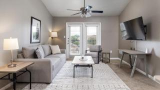 Landing Modern Apartment with Amazing Amenities (ID6115X12) - 0