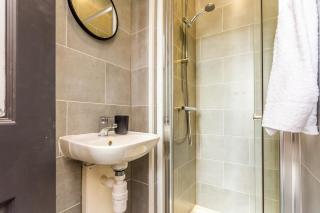 Room 04 - Sandhaven Rooms Triple - South Shields - 7