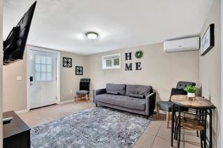 Serene Downtown Villa - 0