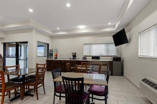 Red Lion Inn & Suites Caseyville - Caseyville - 6