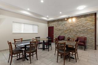 Red Lion Inn & Suites Caseyville - Caseyville - 9