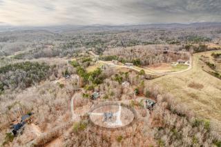 WolfCabin Lux Family Home, Fire Pit, Hot Tub, ADA ramp, ez paved rds - Morganton - 8