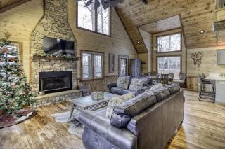 WolfCabin Lux Family Home, Fire Pit, Hot Tub, ADA ramp, ez paved rds - Morganton - 9
