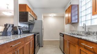 Landing - Modern Apartment with Amazing Amenities (ID7929X37) - Fort Myers - 3