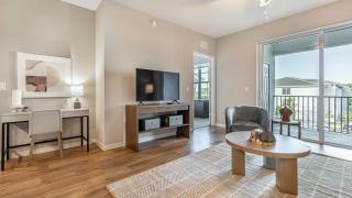 Landing Modern Apartment with Amazing Amenities (ID7670X47) - 6