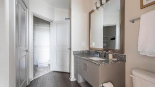 Landing - Modern Apartment with Amazing Amenities (ID8375X72) - 2