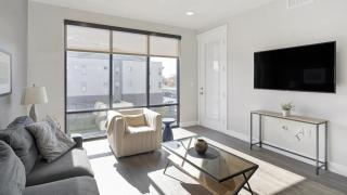 Landing - Modern Apartment with Amazing Amenities (ID7676X8) - 9