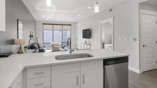 Landing - Modern Apartment with Amazing Amenities (ID7676X8) - 1