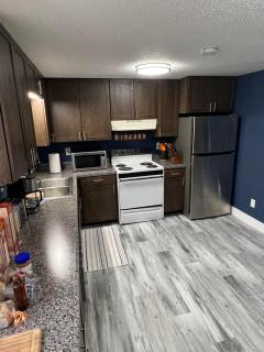 Entire level just off Interstate, free breakfast - 7