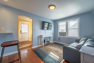 OCHG 208 Cottage Yellow 6 - 8