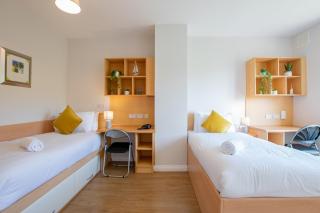 66 - Large Townhouse by Shortstays - Galway - 8