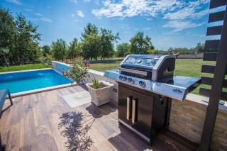 Villa Mihaela by Briskva - 7