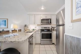 Luxury 18th Floor 1 BR Condo Direct Oceanfront Beach Resort Villa - Daytona Beach - 3