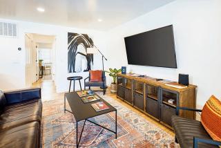 Near Downtown Stylish 2BR With Amazing Patio #1 - 9