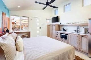 Downtown Kokopelli # 2- Newly Remodeled Stylish Studio - 5