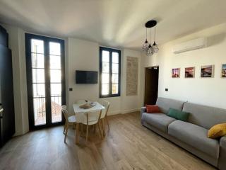 Chez Marlène Coeur Vieil Antibes, bon emplacement, rénové et convivial , clim, balcon - 9