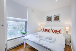 Gorgeous 1 Bedroom Property - London - 8