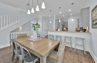 Anna's Beach House Walk-Out To 30A in Seacrest- Pet-Friendly - 1