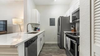 Landing - Modern Apartment with Amazing Amenities (ID7593X55) - 7