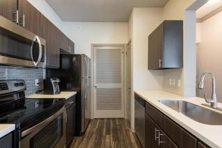 Landing - Modern Apartment with Amazing Amenities (ID3301X20) - 4