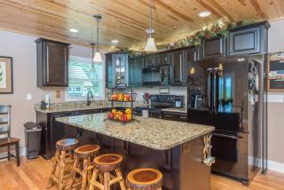 Almost Bearadise Brand New 5 Bedroom Home with Views - Black Mountain - 8