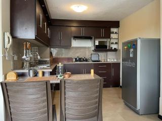 Departamento con jacuzzi, balcón, lavadora y garage - Ambato - 1