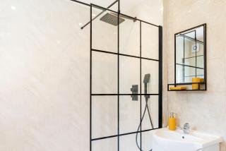 Ideal for heathrow, M25 links & the underground - Ickenham - 2