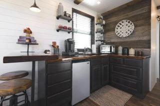 Hot Tub! The Blue Ridge Luxury Container Home - 1