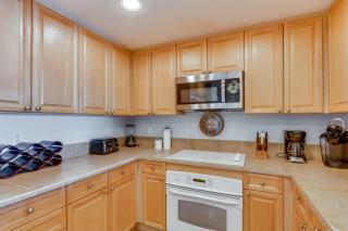 Florida Resort Condo Walk to Pensacola Beach! - Gulf Breeze - 5