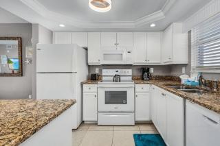 Welcome to Beach Villa's # 602 Vacation Rental - 250 Estero Blvd condo - Fort Myers Beach - 3