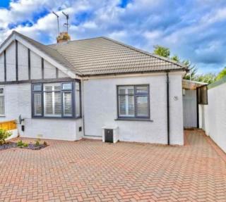Betty's Bungalow - Lancing - 3