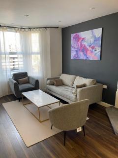 Spacious 2 BR House w/ Garden and Free Parking - Londra - 0