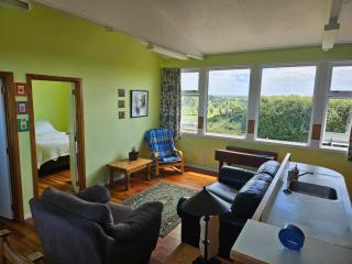 School Room Retreat - Matamata - 9