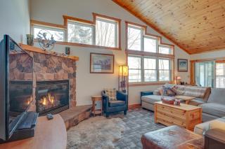 Lakefront Tomahawk Getaway with Deck and 2 Fireplaces! - Tomahawk - 6