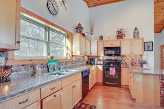 Lakefront Tomahawk Getaway with Deck and 2 Fireplaces! - Tomahawk - 4