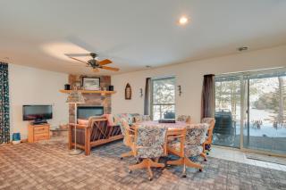 Lakefront Tomahawk Getaway with Deck and 2 Fireplaces! - Tomahawk - 3