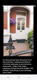 Homestay, Upmarket, Wimbledon & Southfields; beside tube; (20 mins to centre) walk to Tennis : - 5