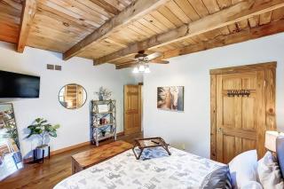 Large Log Cabin Chalet w/ Hot Tub - Horses & Lake! - Loveland - 1