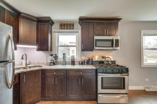 Walk to Metra Pet-Friendly Blue Island Apt - Blue Island - 3