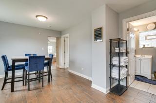 Walk to Metra Pet-Friendly Blue Island Apt - Blue Island - 2