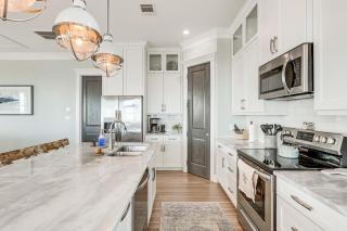 Footprints in the Sand - Luxe Freeport Home! - Freeport - 3
