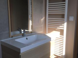 Charmant Gîte Familial avec Grand Terrain, à Proximité de Fontgombault et de la Creuse - FR-1-591-118 - 3