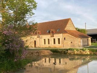 Maison Berrichonne avec Jardin et Fibre - 4 Chambres, Accessible PMR, Accueil Cavaliers - FR-1-591-346 - - 0