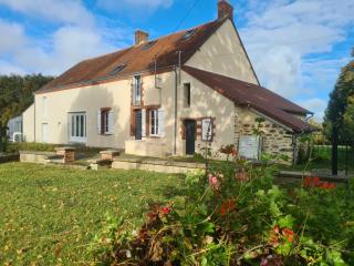 Maison isolée avec jardin, piscine intérieure chauffée et équipements pour des vacances de rêve. - FR-1-591-330 - Orsennes - 9