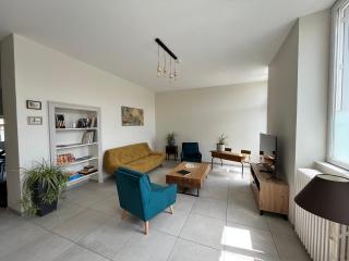 École rénovée avec terrasse, 3 chambres, draps, ménage et chauffage inclus - FR-1-591-344 - Paudy - 9