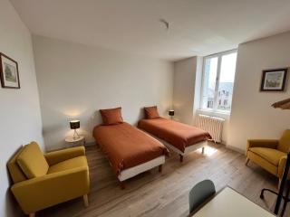 École rénovée avec terrasse, 3 chambres, draps, ménage et chauffage inclus - FR-1-591-344 - Paudy - 7