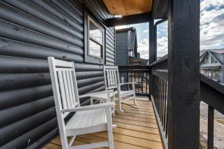 SmokiesBoutiqueCabins would love to host you at our NEW cabin! 3 King Suites, Indoor Pool, Game Room, Lounge with 75" TV! Close to Dollywood and the Parkway! - 2