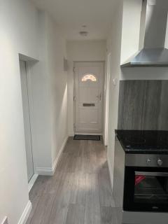Modern Studio flat with free parking - 4