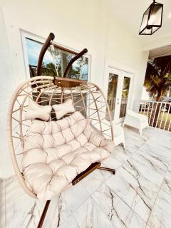 NEW 2BR 2BA Modern Botanical Canvas - Naples - 7