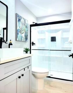Modern, Tranquil Retreat - Englewood - 3